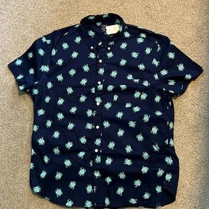 NWT J. Crew button down shirt. Blue with green turtles. Size xl